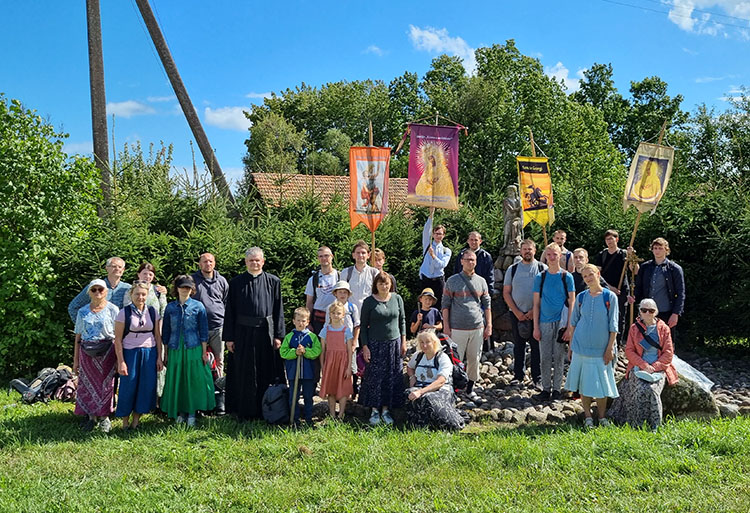 Katalikų piligriminis žygis pėsčiomis iš Trakų į Pivašiūnus