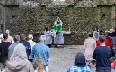 Tradicinės lotyniškos Mišios ir aktyvus pasauliečių dalyvavimas